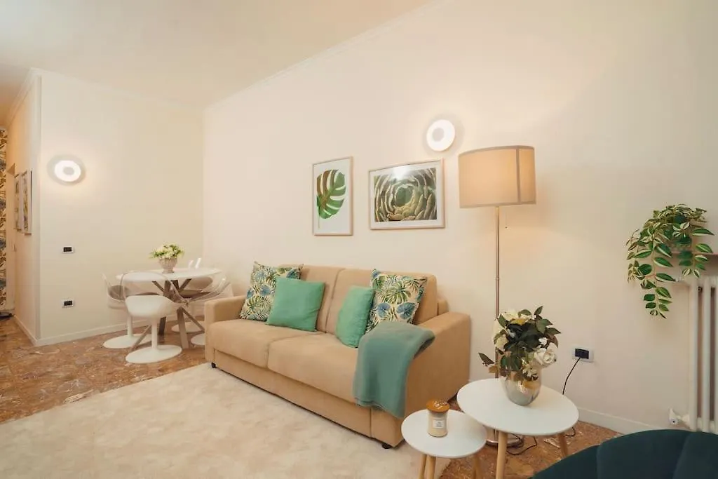 Stanzione 11 - Charming Flat In The Heart Of Vomero Naples 0*,  Italy