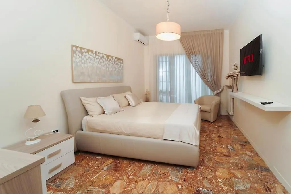 Apartment Stanzione 11 - Charming Flat In The Heart Of Vomero Naples